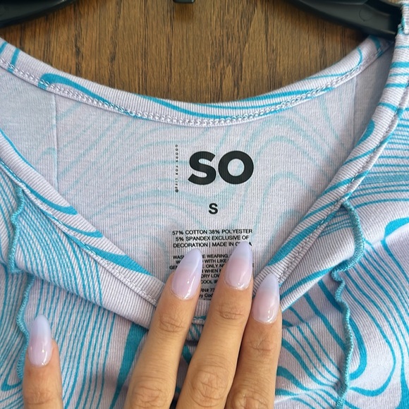 wavy blue and purple crop top - Picture 2 of 3